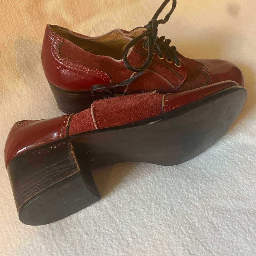 Cranberry leather Vintage Lace-Up saddle shoes - Picture 3 of 6